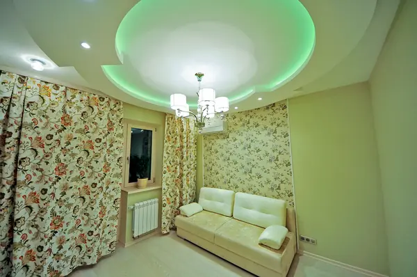 Скай Форт. Необычный интерьер квартиры площадью около 100 м2