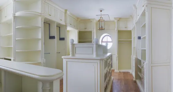 Гардеробная в Классическом стиле