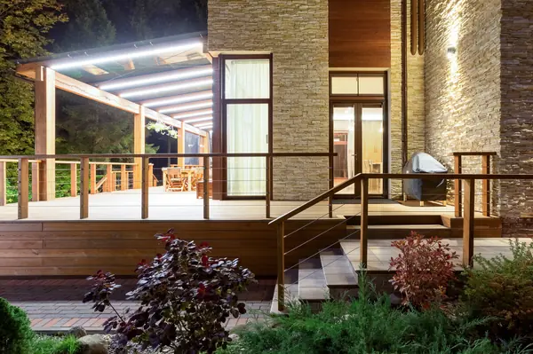 Подсветка веранды (террасы) в ночное время