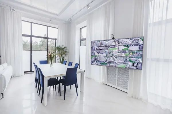 Частный дом в пригороде