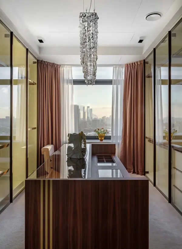 Люкс интерьер гардеробной в Квартире 160 кв. м. в стиле Неоклассика