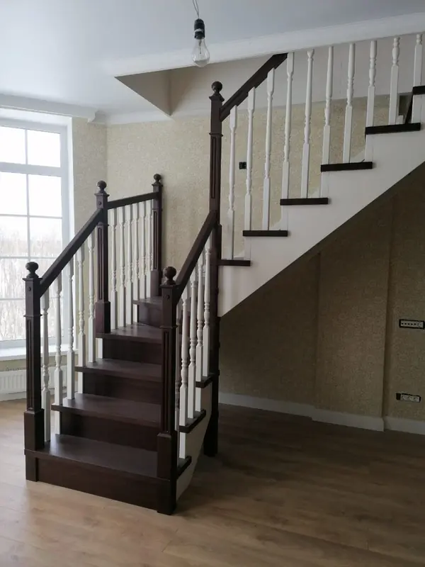 Деревянная  лестница