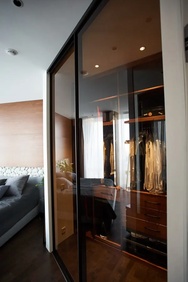 Раздвижные двери S1200 raumplus темная бронза для гардеробной