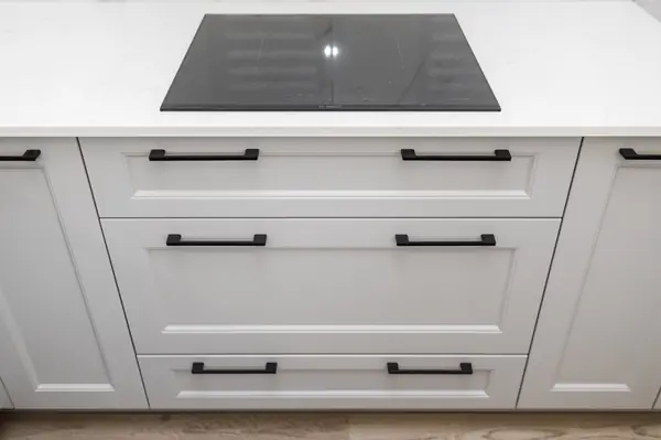 Кухня в стиле современная классика у моря