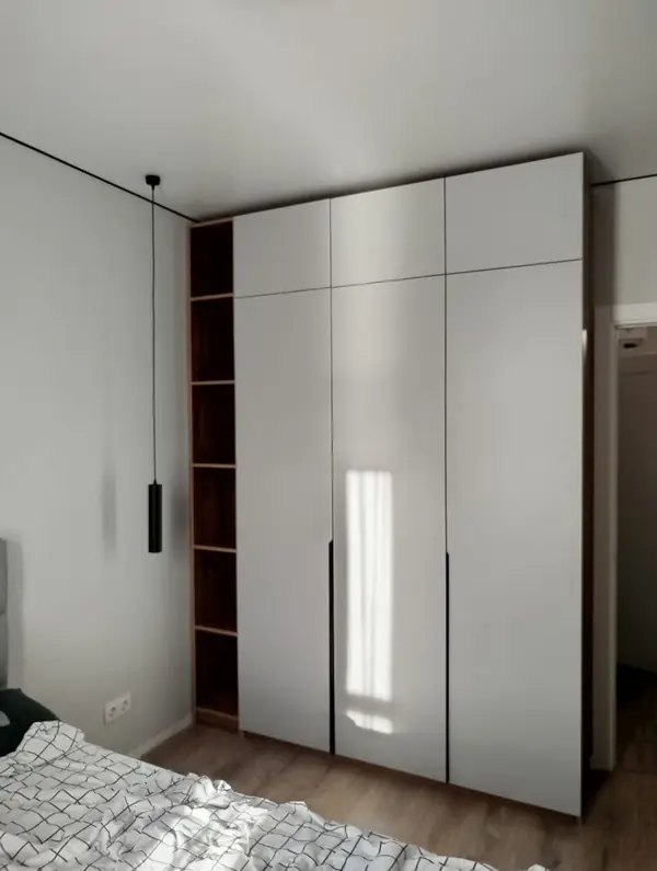 Распашные шкафы