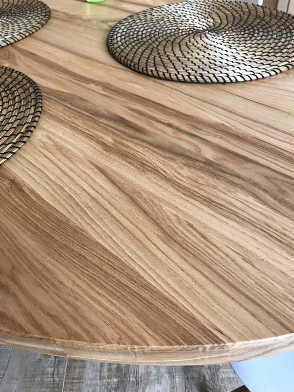 Обеденный стол из массива