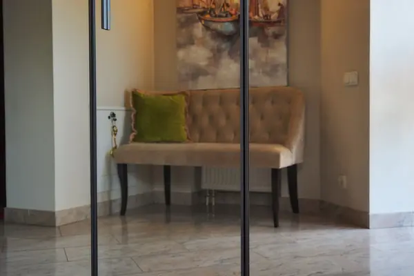 Зеркальный распашной шкаф с RPS системой raumplus