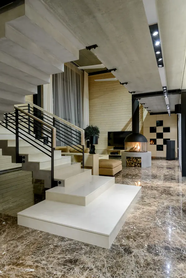 Общая зона. Лестница на второй этаж