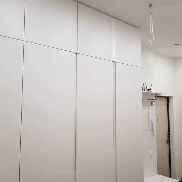 Шкаф в коридор