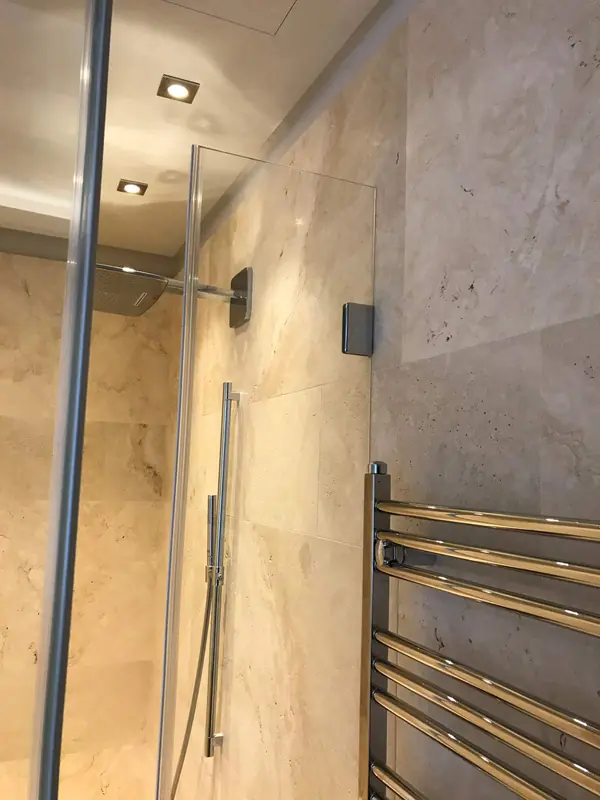 Душевая кабина/ванная комната