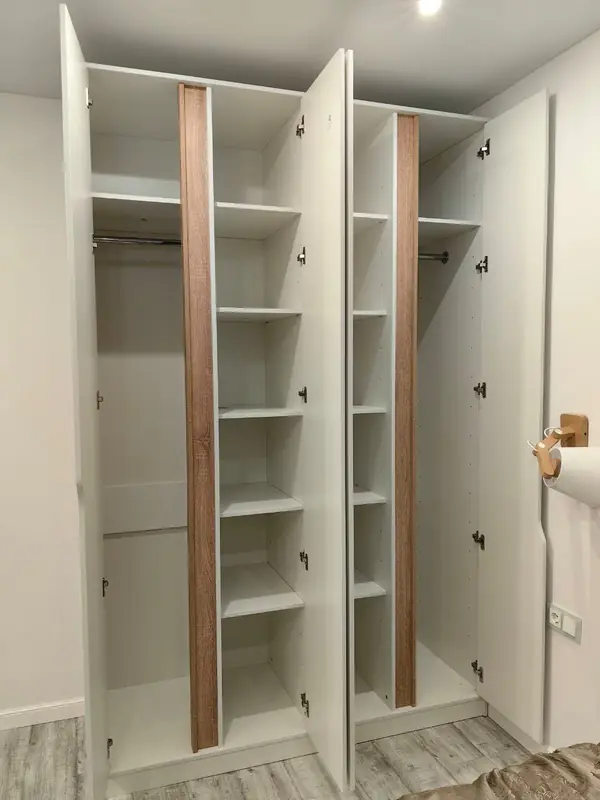 Распашные шкафы