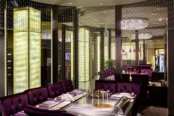Ресторан. Хрустальные шторы