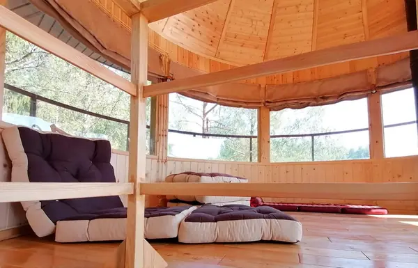 Дом с башней в сказочном стиле в Карелии