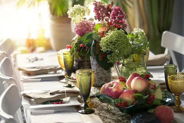 Осенняя сервировка стола в загородном доме