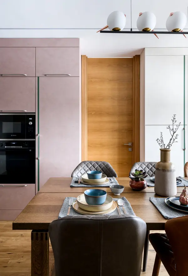 Квартира 100м2, общая кухня столовая и 2-е детские