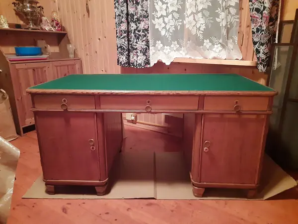 Реставрация письменного стола с сукном