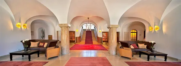 Отель Elmau Castle