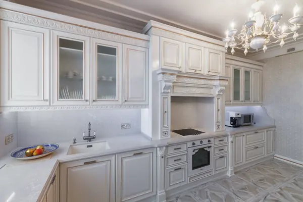 Столешница и стеновые панели из кварцевого камня Caesarstone 5110 Alpine Mist