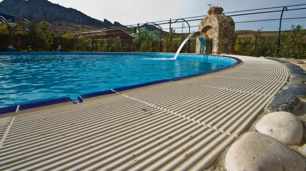 Борт бассейна