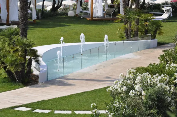 Ландшафтное освещение отеля