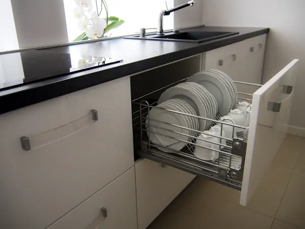 Кухня в светлых тонах