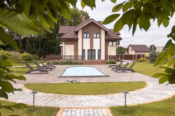 Проект загородного дома площадью 300 кв.м.