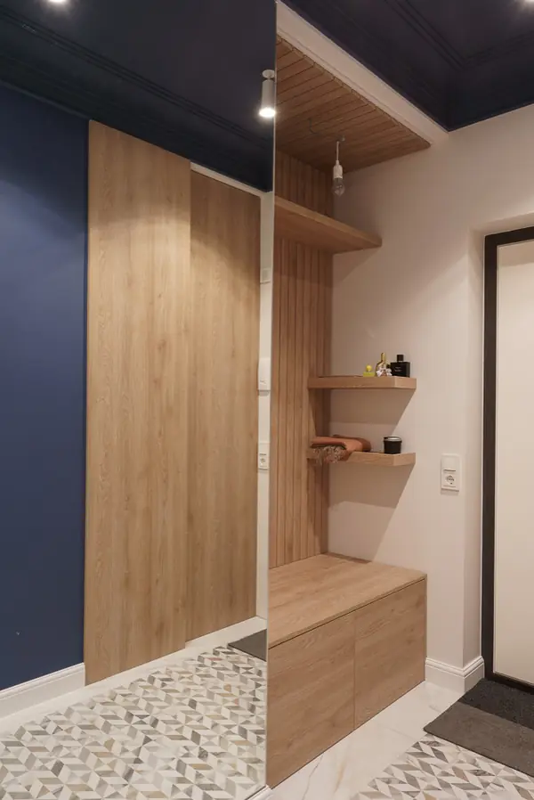 Кухня с ящиками, закрепленными на потолке