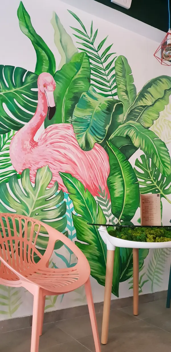 Роспись в кафе здорового питания Фламинго
