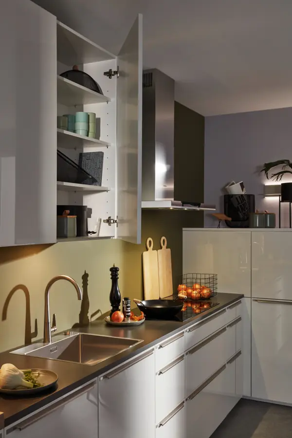 Nova Lack / WeiSZ Hochglanz