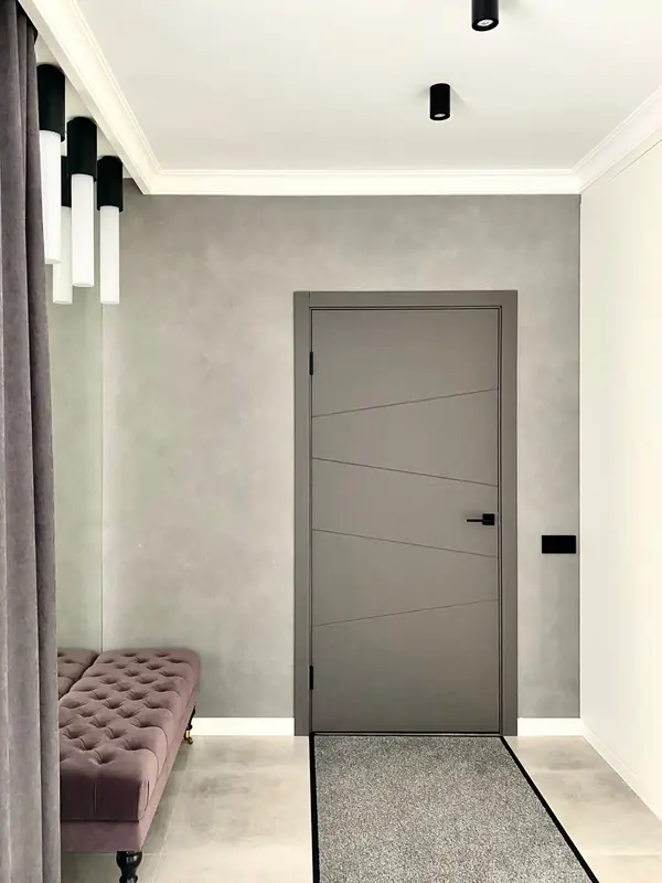 Современная прихожая в частном доме