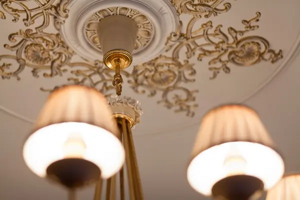 Дворцовая классика в городской квартире