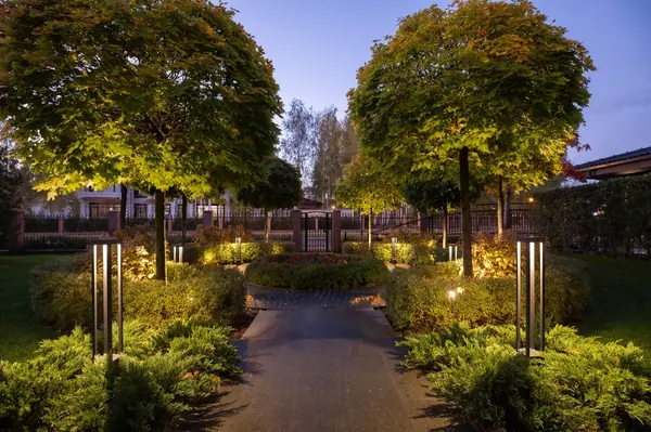 Освещение фасадов и участка д. Раздоры