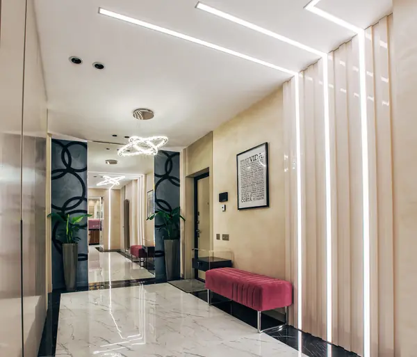 Интерьер трехкомнатной квартиры в современном стиле