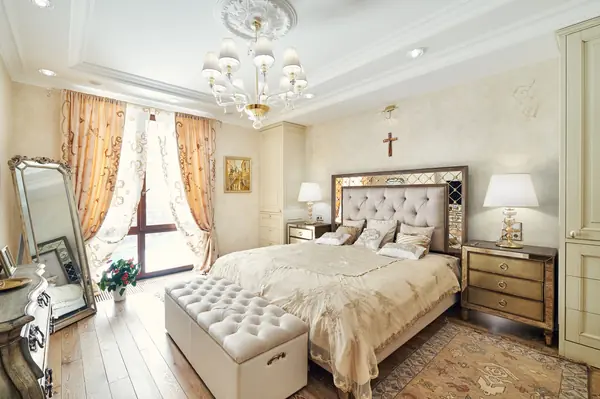 Смольный парк