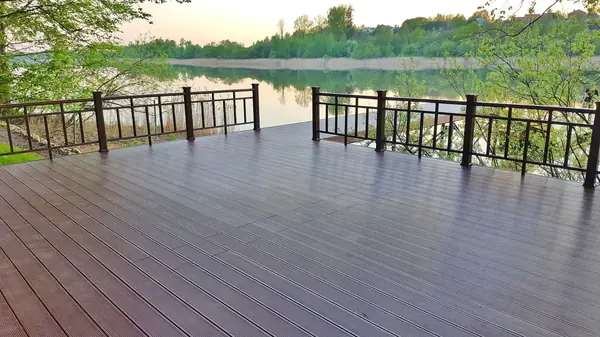 Причал из террасной доски, Бережки