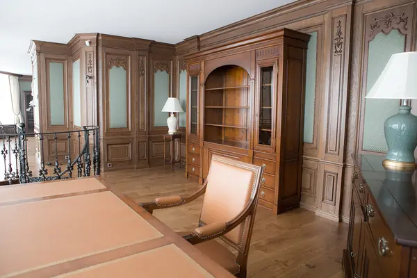 Кабинет в классическом стиле из дуба