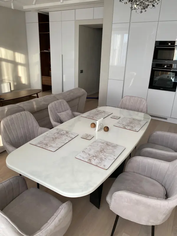 Обеденный стол под белый мрамор