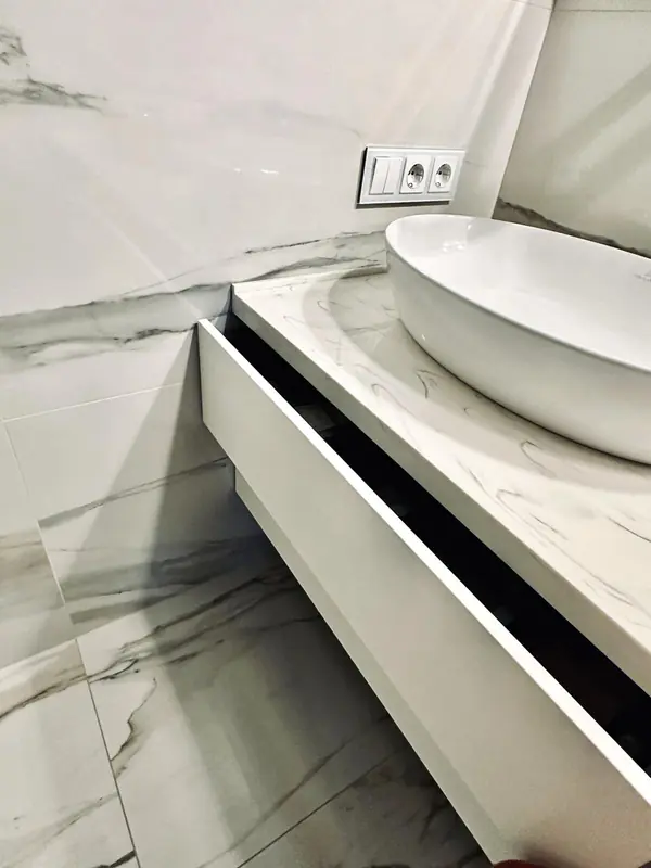 Навесная тумба в санузел.