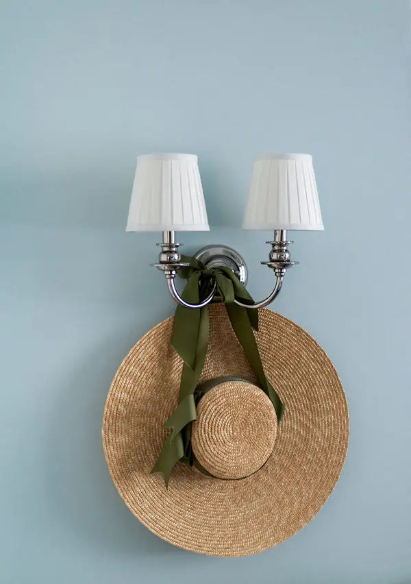 Pre-Raphaelite Appartment