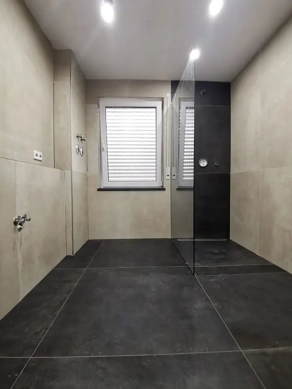 Укладка керамогранита. Ремонт ванной и туалета.