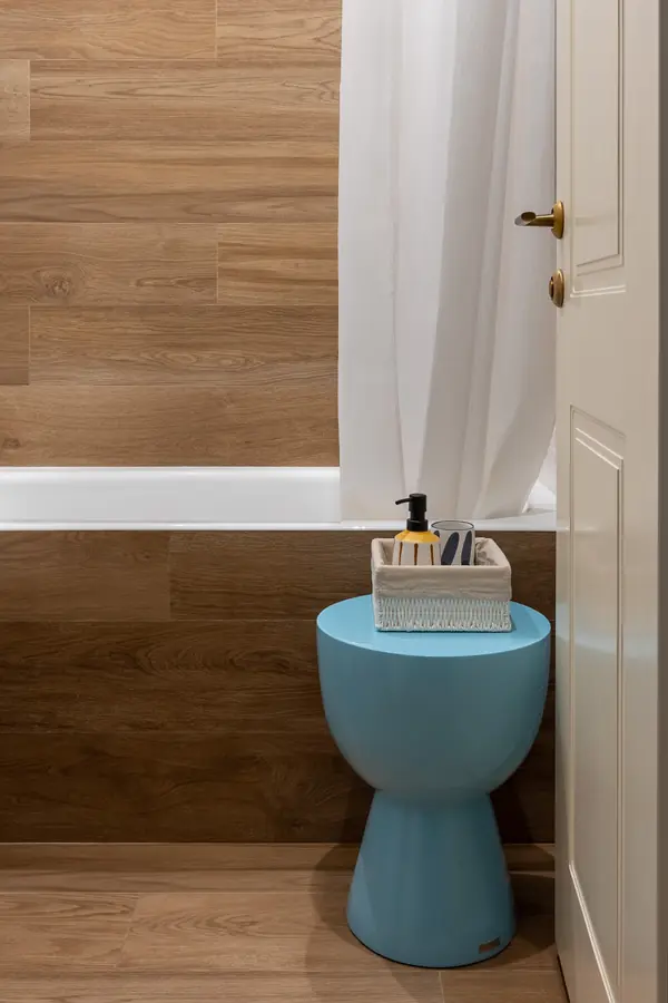 Квартира с желтым диваном