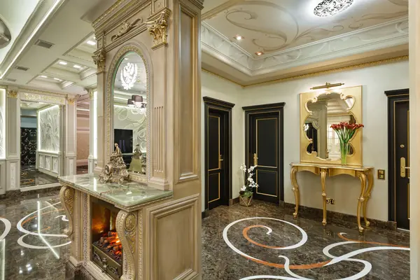 Классический интерьер на Крестовском острове города Петербурга