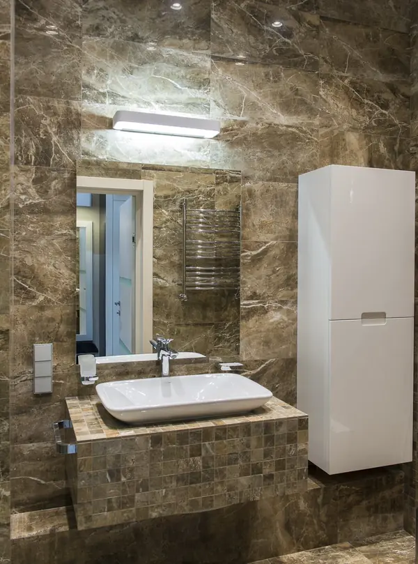 Частная квартира для него