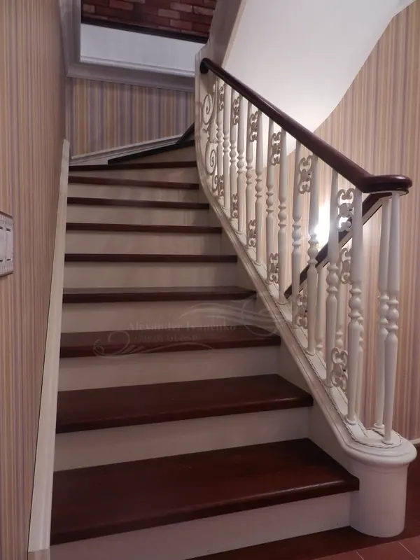 ЛЕСТНИЦА В КВАРТИРЕ