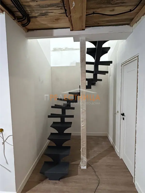 Лестница на центральном косоуре в Воткинске