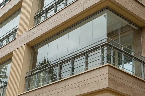 Балкон-Lumon на фасаде