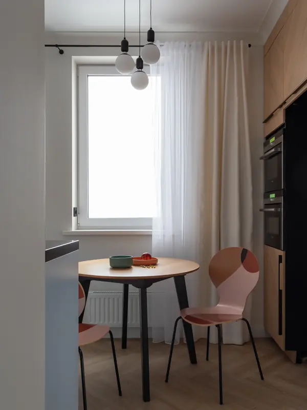 Малые м2 - не помеха комфорта. Смелый и яркий интерьер для молодой семьи