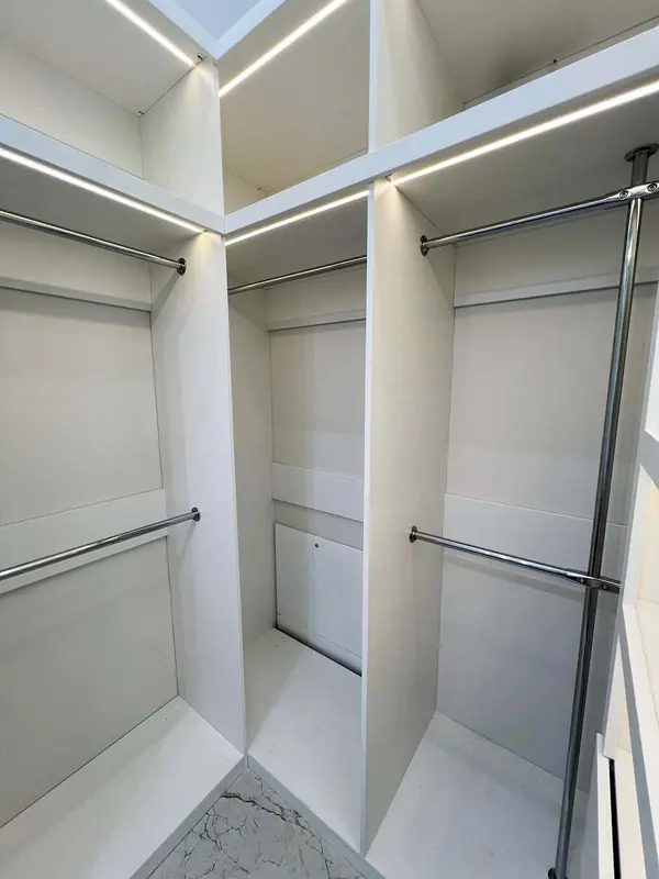 Гардеробные с подсветкой