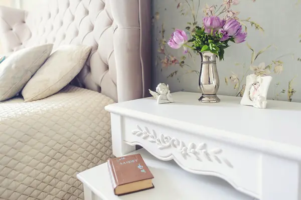 Туман недвижим голубой