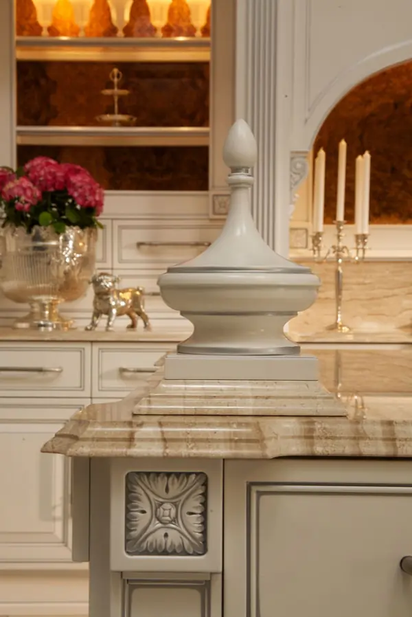 Британика luxury